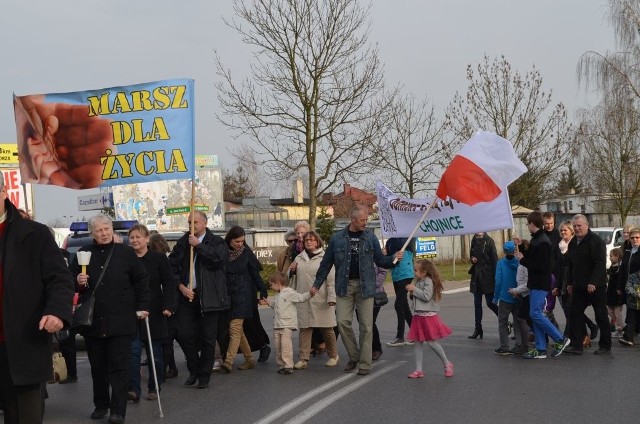 W dzień uroczystości Zwiastowania Najświętszej Marii Panny po raz piętnasty organizacje katolickie zorganizowały marsz dla życia. Uroczystości rozpoczęły się w kościele pw. Matki Bożej Królowej Polski. Otwarto tam wystawę pt. "Jan Paweł II w obronie życia człowieka", a następnie wysłuchano prelekcji dyrektor Human Life International Polska Ewy Kowalewskiej z Gdańska. Po nabożeństwie przebłagalnym i duchowej adopcji dziecka poczętego uczestnicy przeszli z hasłami i modląc się ulicami Chojnic do kościoła gimnazjalnego na mszę.