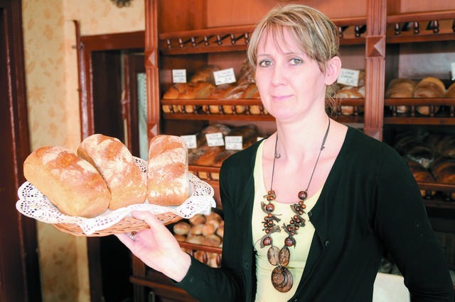 Marzena Mrozik: - Kiedyś taki chleb piekła babcia męża, Aniela.