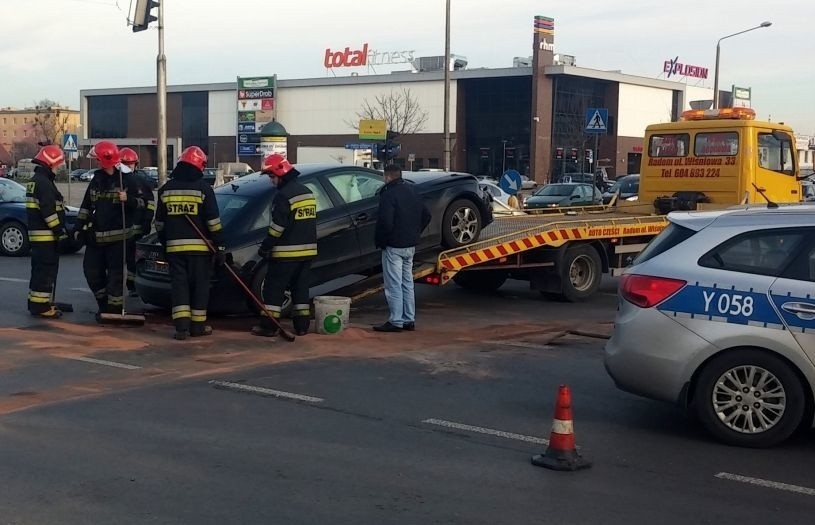 Wypadek na skrzyżowaniu ulic Szarych Szeregów i Wernera w...