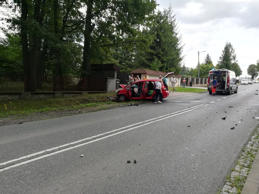 Kierowca BMW był pod wpływem amfetaminy? Spowodował tragiczny wypadek w Jaskrowie. Jedna osoba zginęła