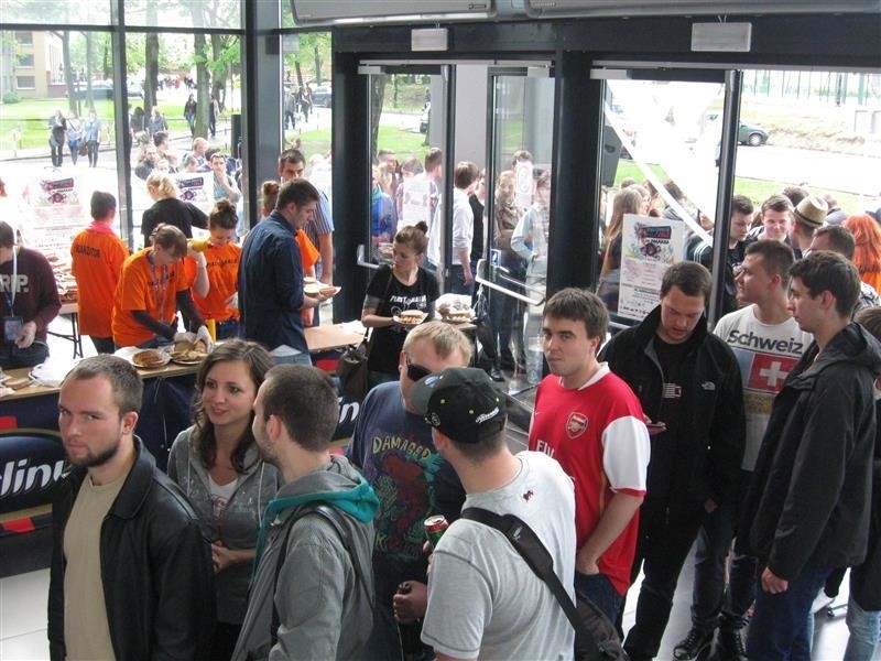 Studenci opolskich uczelni zjedli wspólne śniadanie w SCK.