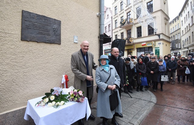 W 2018 roku na domu, w którym mieszkała Krystyna Szalewska-Gałdyńska, odsłonięto tablicę pamięci Olgierda Gałdyńskiego. Nowa wystawa będzie poświęcona oboju artystom