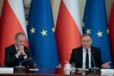 Andrzej Duda i Donald Tusk lecą do USA. Generał Stanisław Koziej tłumaczy, dlaczego osobno