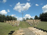 W Gibach stanęły Krzyże Pamięci (zdjęcia)