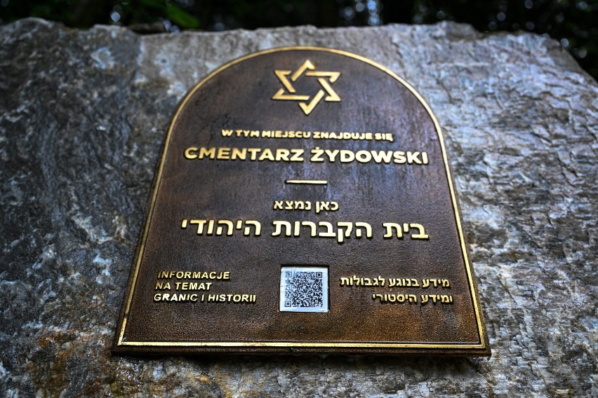 Brzozów. Nowa tablica w miejscu egzekucji Żydów [ZDJĘCIA]