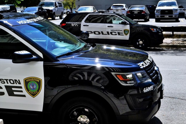 Policja w Houston w Teksasie aresztowała pijanego kierowcę, który po szaleńczej jeździe zabił swoją przyjaciółkę.