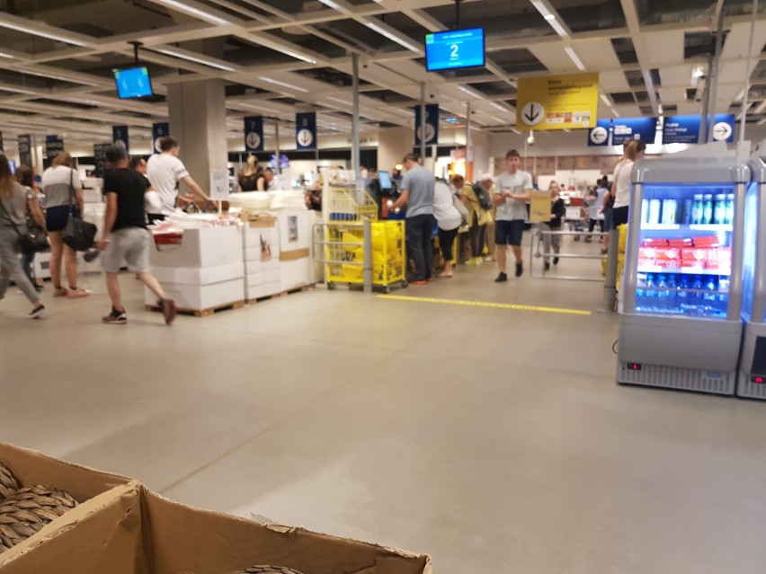 Tłumy w Ikei, 29.04.2018