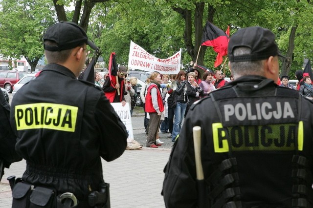 Tak wyglądał protest byłych pracowników SP ZOZ i osób, które ich popierają, w maju zeszłego roku. Zorganizowano go przed siedzibą gorzowskiego starostwa.