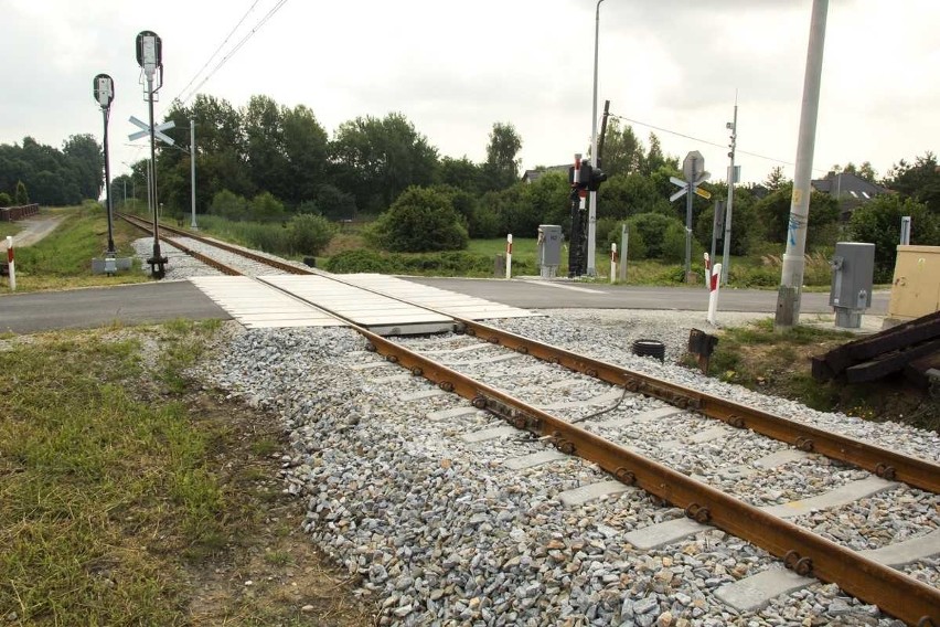 Kolej wyremontowała dziewięć przejazdów kolejowych w woj. śląskim ZDJĘCIA