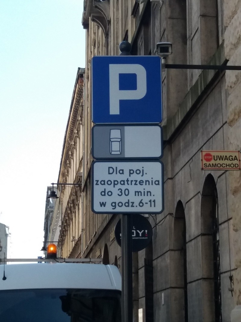 Parkować na ul. 6 Sierpnia mogą od teraz tylko samochody...