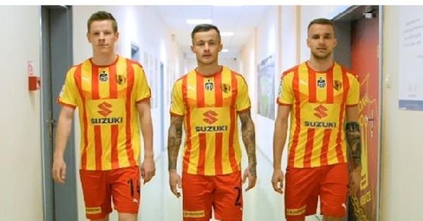 Jakub Żubrowski, Łukasz Kosakiewicz i Marcin Cebula - ta trójka piłkarzy we wtorek przedłużyła umowy z Koroną Kielce do końca czerwca 2020 roku.