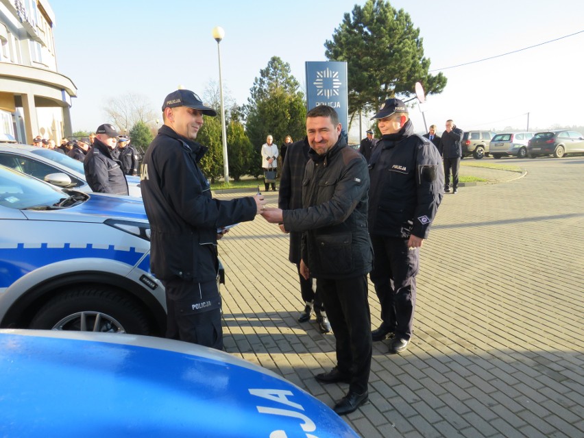 Maków Mazowiecki. Nowe radiowozy dla Komendy Powiatowej Policji w Makowie Mazowieckim [ZDJĘCIA]