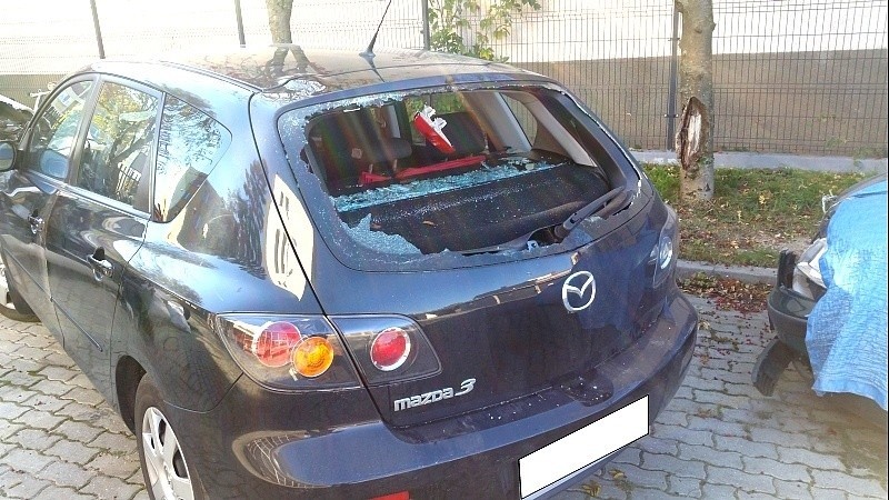 Knyszyn Zamek. Śmiertelny wypadek. Mazda uderzyła w 25-latka (zdjęcia)