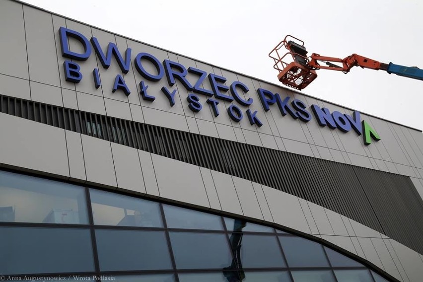 Na budynku Dworca PKS NOVA pojawił się napis Białystok. To...