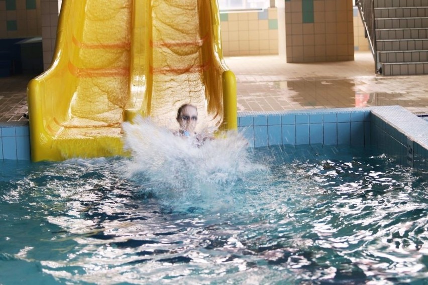 Ostrołęka. Park Wodny "Aquarium" znów otwarty. Bezpłatne zajęcia nauki pływania dla dzieci i młodzieży przez całe wakacje