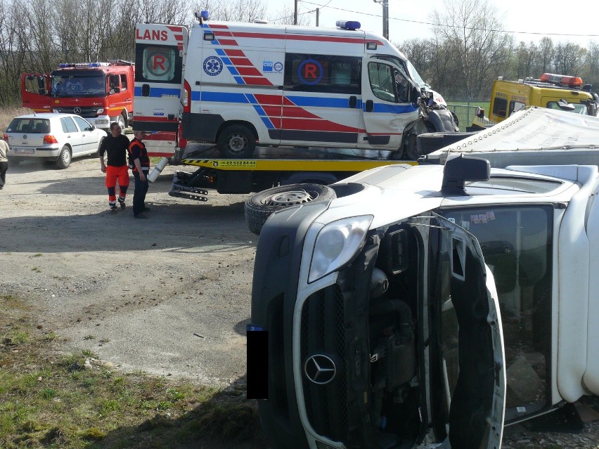 Wypadek z udziałem karetki w Siedlcu