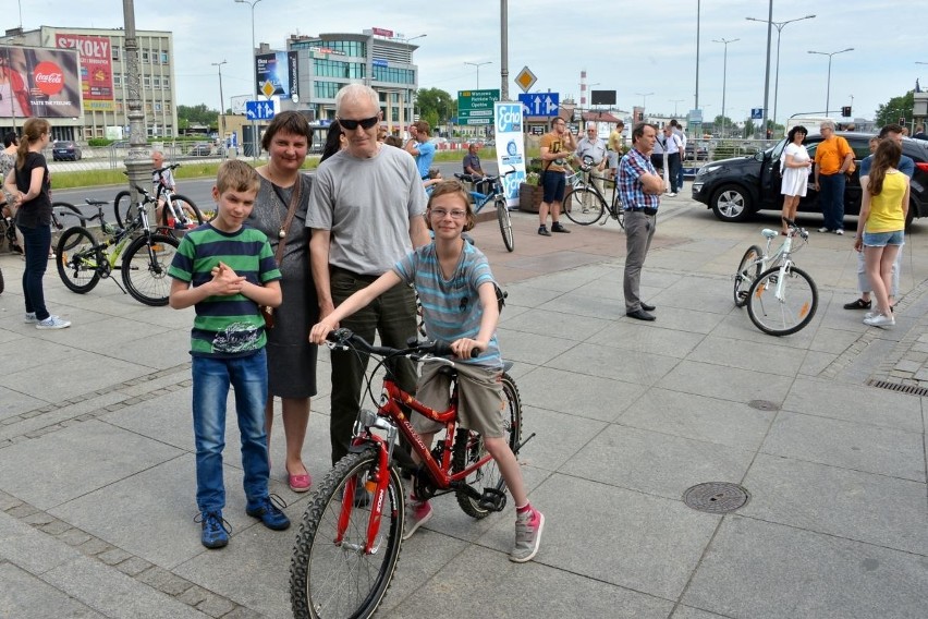Budzenie Sienkiewki 2016. Giełda i rowerowa masa krytyczna w Kielcach