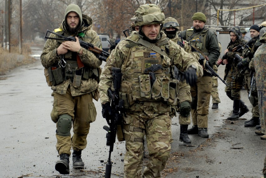 Ukraińscy żołnierze na froncie w 2015 r.