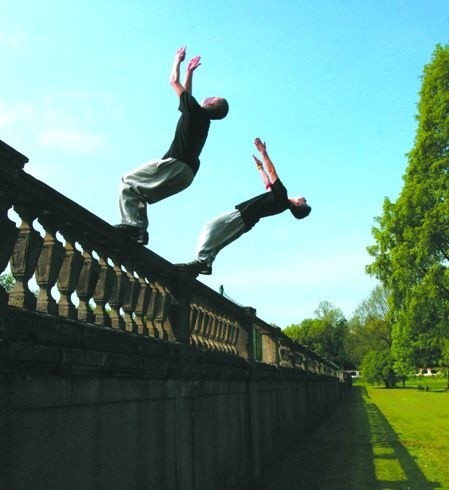 Najpierw usłyszeli i zobaczyli Le Parkour, czyli pokonywanie przeszkód stojących na drodze w jak najprostszy i najsprawniejszy sposób.