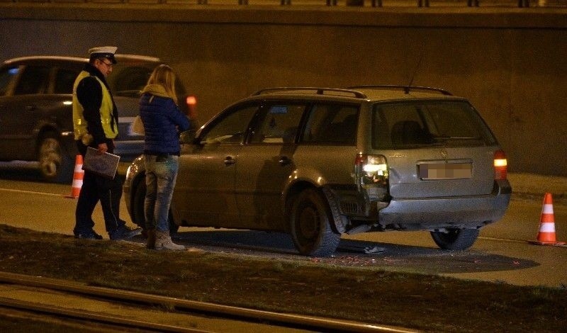 Wypadek na ul. Rzgowskiej. Zderzenie dwóch volkswagenów [ZDJĘCIA]