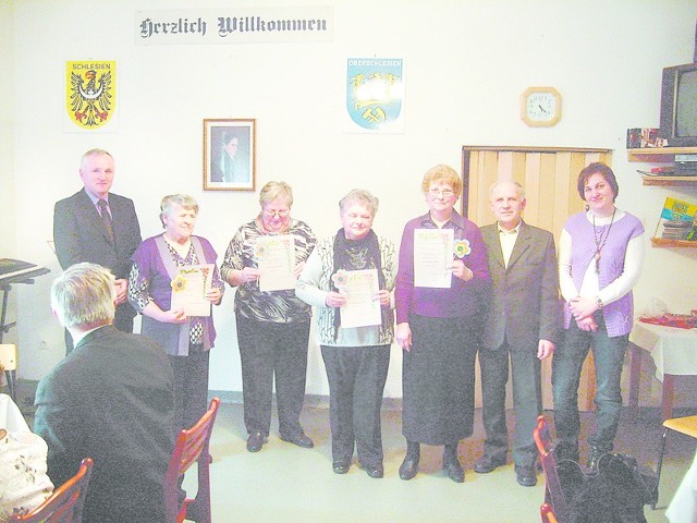 Z zarządem DFK pozowały Kobiety Roku 2010: Gertrud Plichta, Elżbieta Król, Maria Bekierz i Rozwita Lelek.