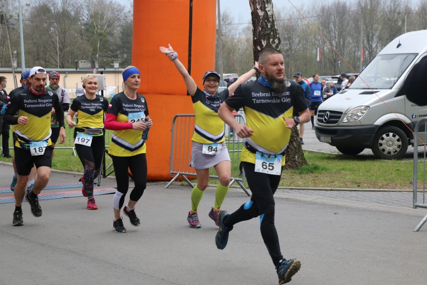 W biegu Koszęcińska Dycha rywalizowało ponad 200 biegaczy...