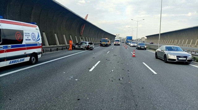 Do wypadku doszło na 17 kilometrze drogi A8 (za mostem Rędzińskim) na jezdni w kierunku Kudowy