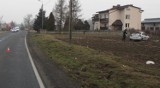 Wypadek w Oświęcimiu. Kierowca renault dachował na Fabrycznej [ZDJĘCIA]