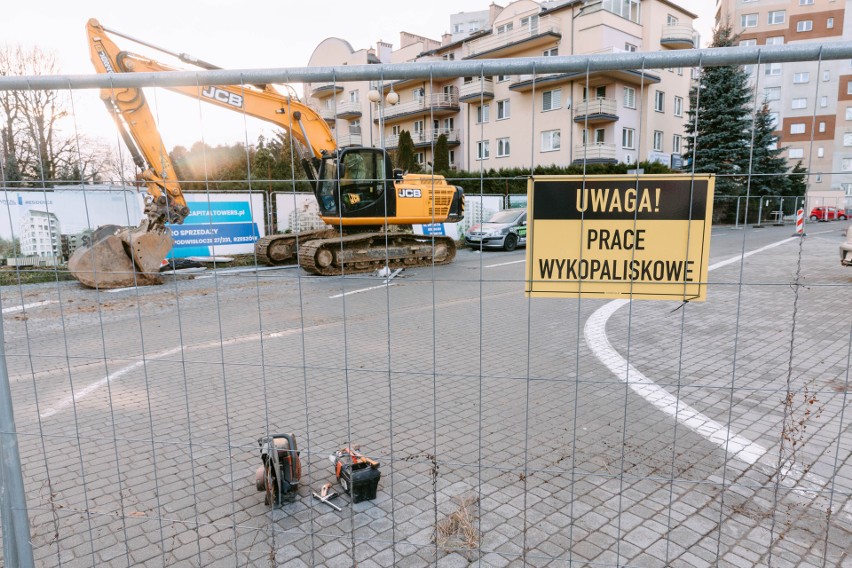 Łącznik do Hali Podpromie w Rzeszowie zablokowany przez dewelopera już trzeci dzień [ZDJĘCIA] 