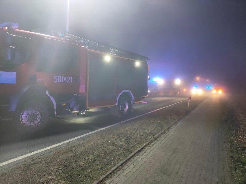 Wypadek na DW nr 114 w Trzeszczynie pod Policami. Pięć osób trafiło do szpitala - 2.03.2021