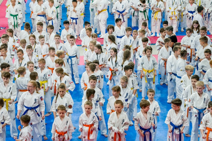 Tłum karateków rywalizował w hali Podpromie w 12. edycji Carpathia Karate Cup 2023 [ZDJĘCIA]
