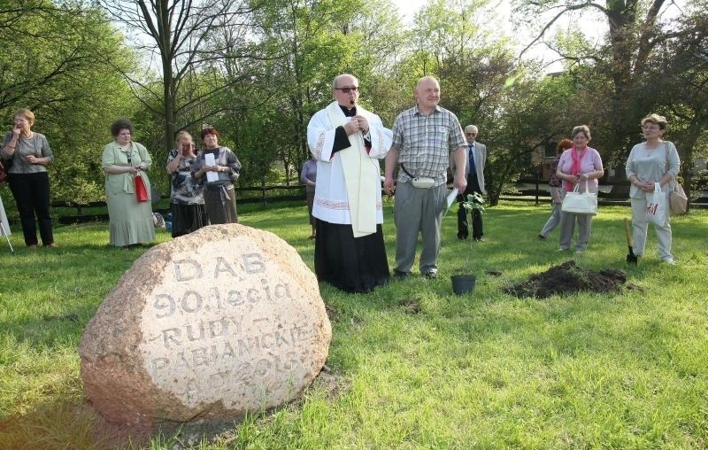 Na pamiątkę pojawił się także kamień, poświęcony przez...