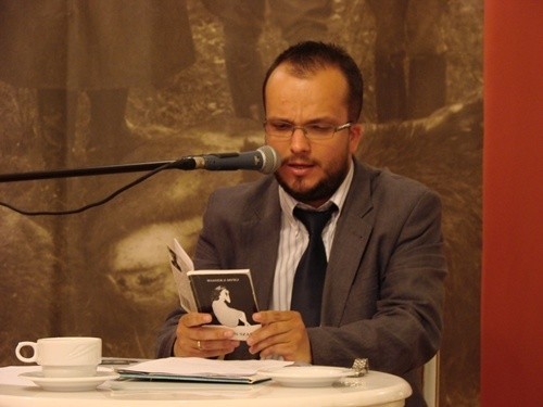Adrian Szary zaprezentował także kilka najnowszych, niepublikowanych jeszcze utworów.