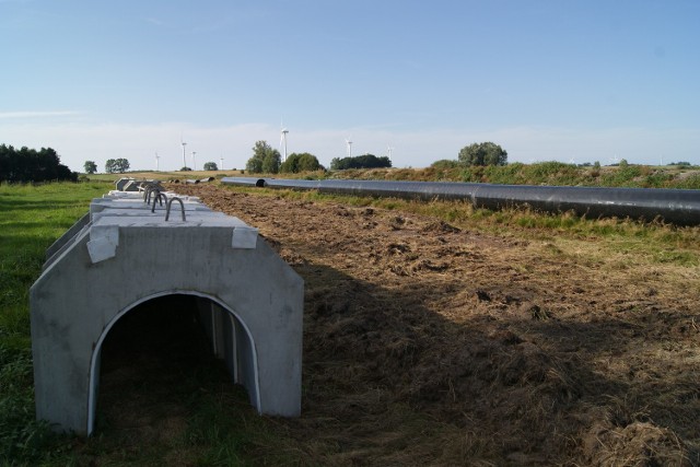 Pomorze Zachodnie: Gaz System będzie płacił gminom za ruręNa trasie gazociągu prowadzone są prace przygotowawcze do położenia gazociągu, m.in. pod drogami i ciekami wodnymi.