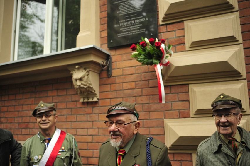 Kraków. Seniorzy z ZHP i młodzież uczcili pamięć harcerskich kurierów PCK [ZDJĘCIA]