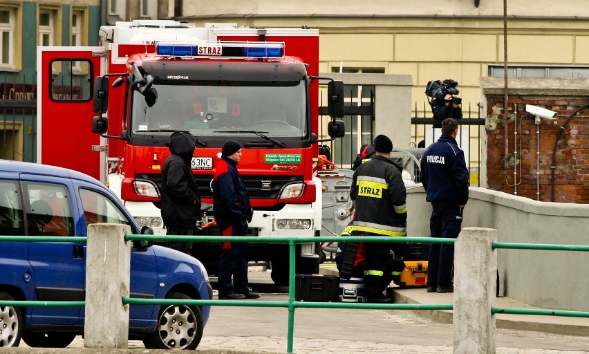 Akcja służb przy elektrowni w pobliżu mostu Pomorskiego