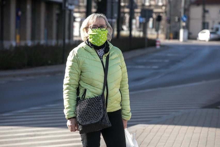 Kraków. Pierwszy dzień obowiązkowego noszenia maseczek. 62 pouczenia i 5 mandatów