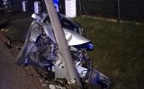 Wypadek w Jastrzębiu-Zdroju. Kierowca zasnął za kierownicą i wjechał w uliczny słup 