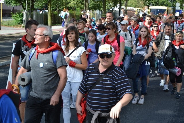 Rybnicka Pielgrzymka na Jasną Górę Wyruszyła