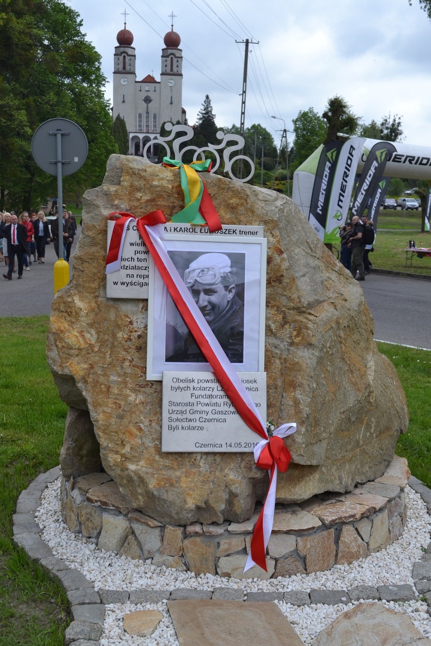 W Czernicy odsłonięto obelisk upamiętniający legendarnego...