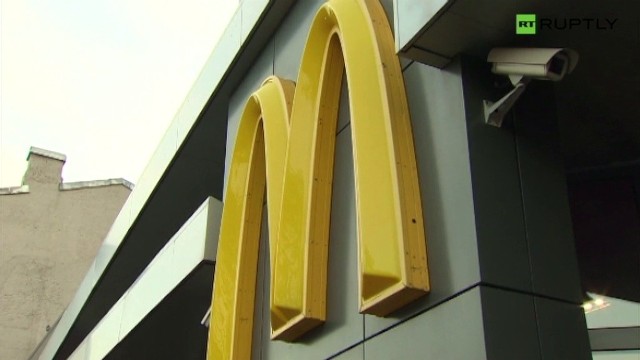 Rosyjska służba ochrony konsumentów Rospotriebnadzor, po decyzji o zamknięciu czterech lokali sieci McDonald's w Moskwie.