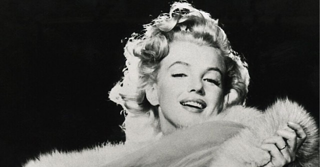 Marilyn Monroe w filmie „Książę i aktoreczka” („The Prince and the Showgirl”).