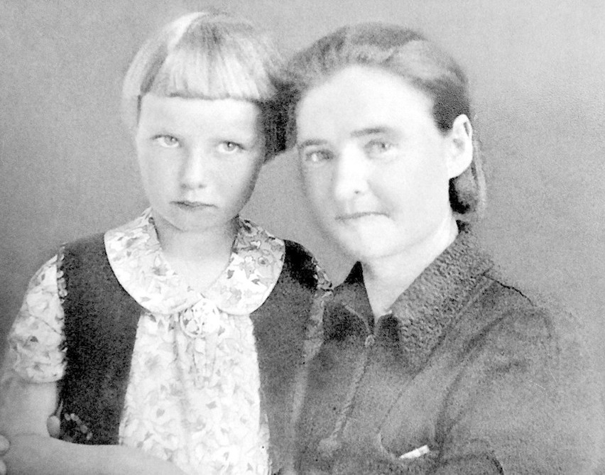 31 lipca 1945 r. Pierwomajsk, 7-letnia Terenia z mamą...
