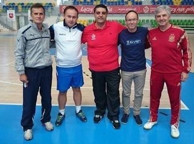 Piotr Lichota (drugi z lewej) uczestniczył w kursokonferencji ze znanymi trenerami reprezentacji Włoch i Hiszpanii. 