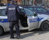 Zarzuty dla policjantów z Czechowic - Dziedzic. Prokuratura: bili zatrzymanego pałką po pośladkach