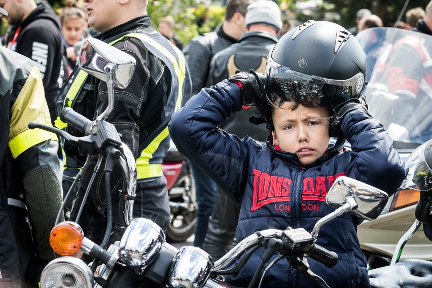 Spod parkingu Tesco motocykliści wyruszyli ulicami:...