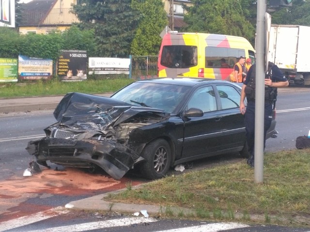 Policja w Mścicach zatrzymała nietrzeźwą kierującą, która wymusiła pierwszeństwo na skrzyżowaniu. Kobieta miała 1,2 promila. Jej pasażerka została odwieziona na badania do koszalińskiego szpitala.Zobacz także: Policja zachodniopomorska. Zatrzymani poszukiwani za podwójne zabójstwo