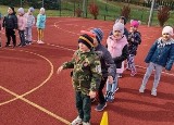 Przedszkolaki gościły na Orliku w Mircu. Było sporo zabawy. Zobaczcie zdjęcia