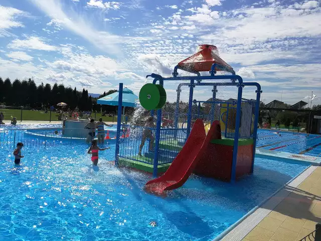 W Krynicy-Zdroju od lat mówi się o budowie aquaparku lub otwartego kąpieliska. Szansą na powodzenie inwestycji są wody geotermalne, ale najpierw trzeba się do nich dowiercić