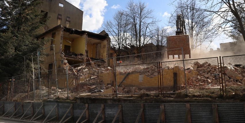 Ruszyła rozbiórka starego szpitala w Wadowicach